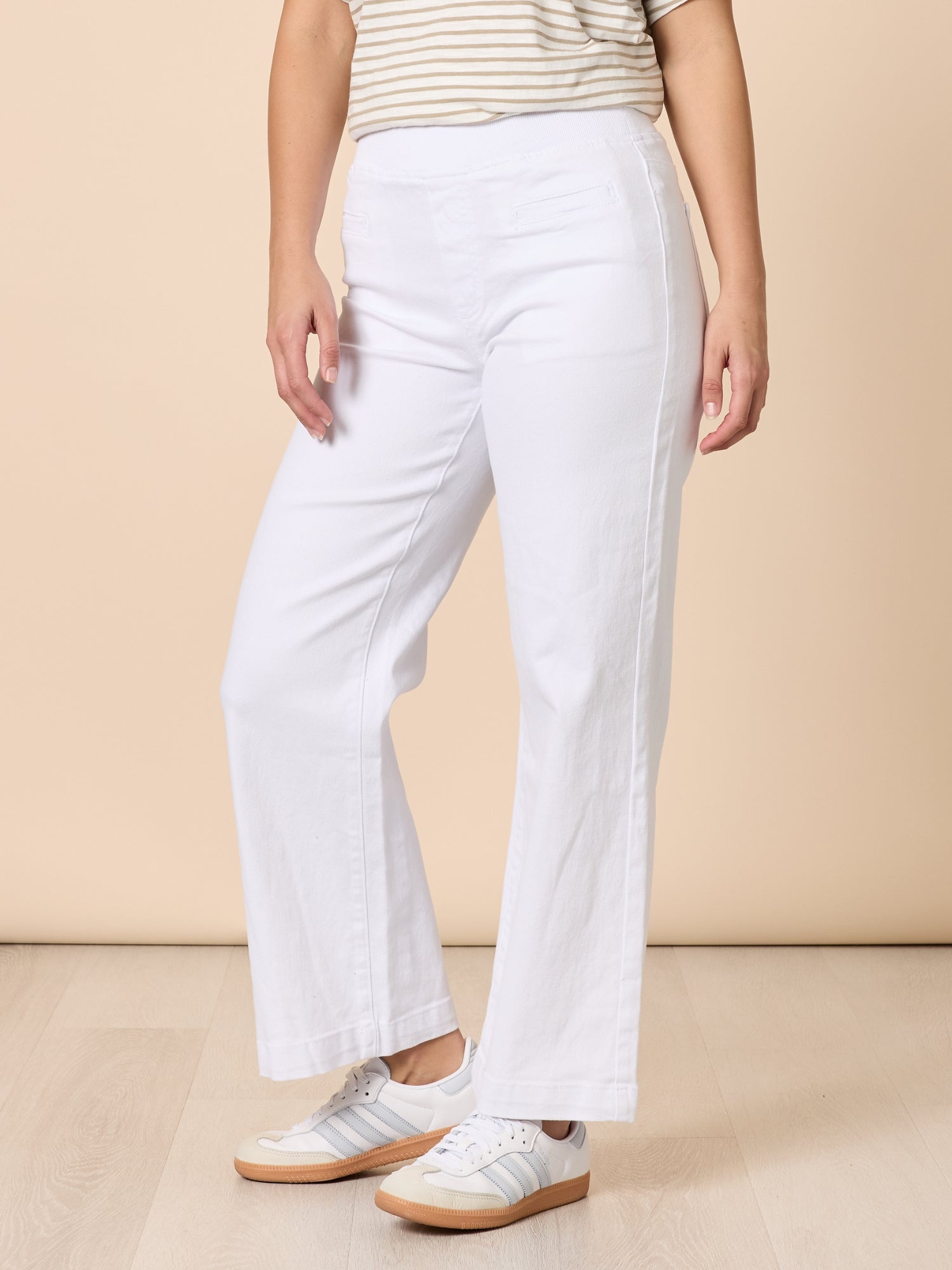 JCAESAR Distressed White Wide legホワイトuh JCAESAR Distressed White Wide-Leg Denim – SELFISH