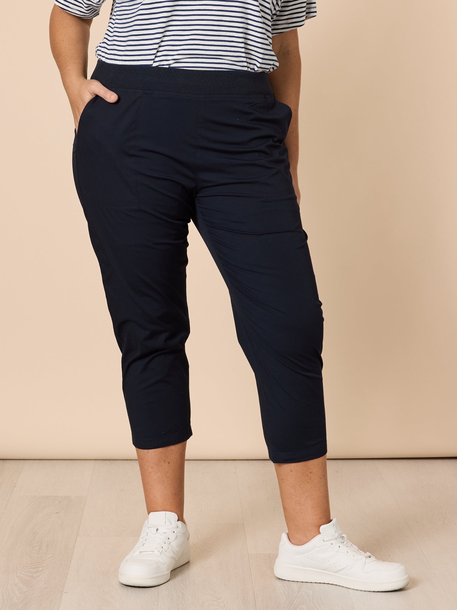 navy capri pants