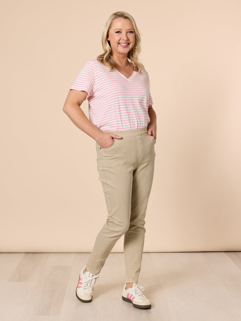 Chicago Slim Leg Jean - Natural THREADZ