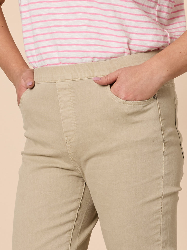 Chicago Slim Leg Jean - Natural THREADZ