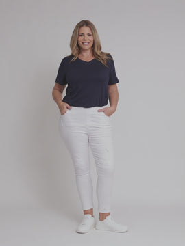 LA Stretch Pull On Jean - White threadz